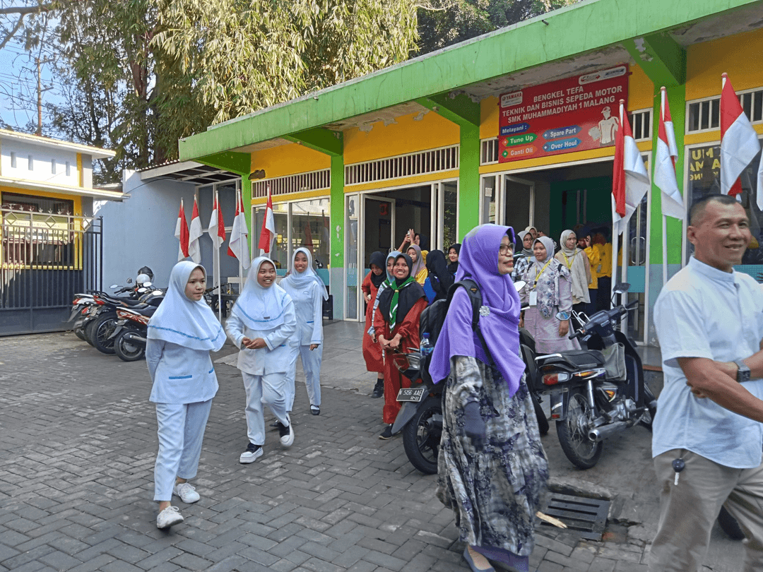 Layanan Penunjang Keperawatan & Caregiver